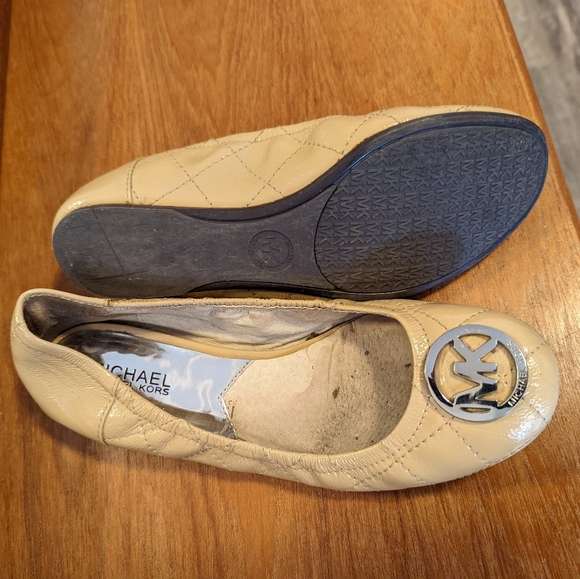 Michael Kors nude flats - Picture 2 of 5